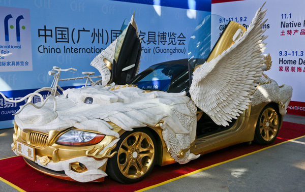 The dragon claw, named after the "dragon," caught just four wheels with 9,999 gold (1,000 yen and a purity of 999.9%)