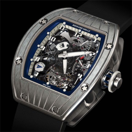 理查德.米勒PERINI NAVI款RM 015 PERINI NAVI这枚手表也是充满了乖张的现代设计