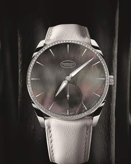 Tonda 1950镶钻珍珠贝母腕表最动人之处无疑在表盘