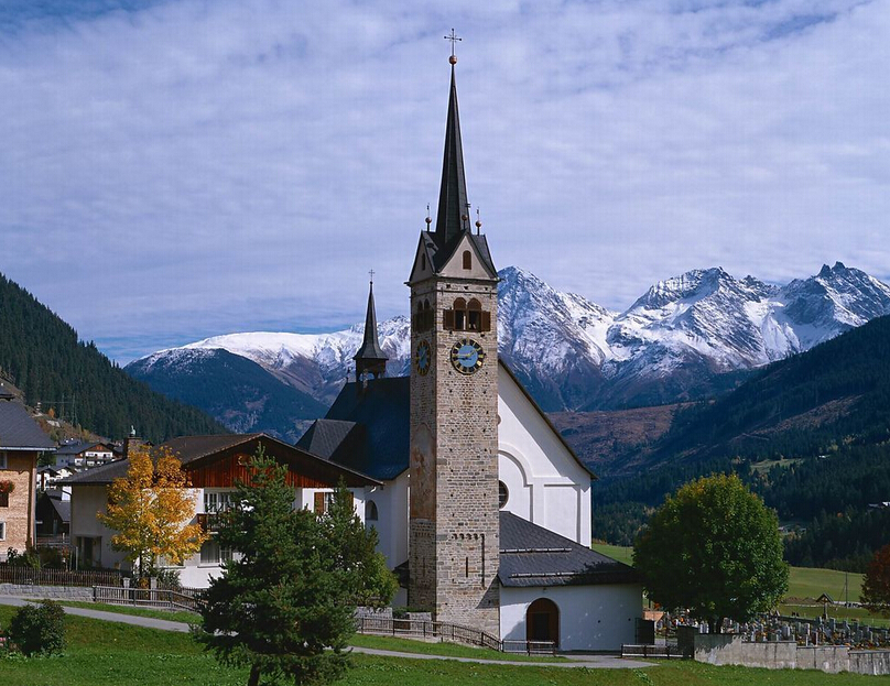 瑞士被称为"钟表王国",制表业之所以可以在世界同行业中占据前列,总结