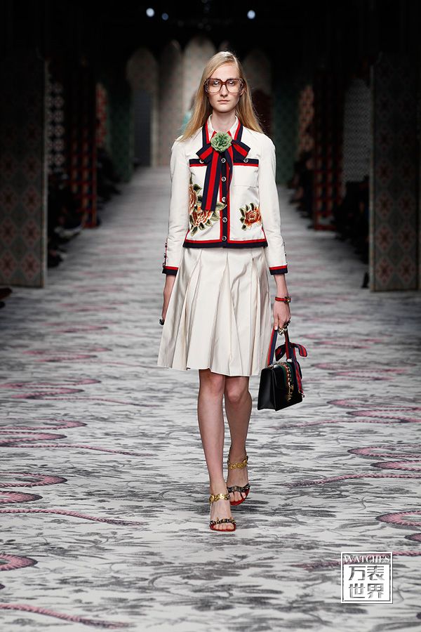 gucci全新时计亮相2016春夏时装秀