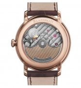 宝珀全新玫瑰金材质超薄腕表，典雅造型为主的正装表